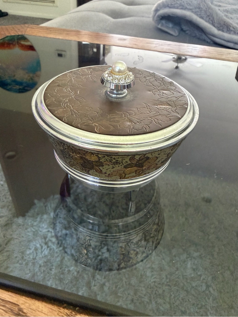 ✨ Vintage ornate loose powder container and Music box ✨